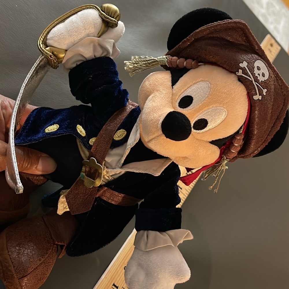 🏴‍☠️ Mickey Mouse Pirates of the Caribbean - Approx 11 inches. Smoke & PetFree